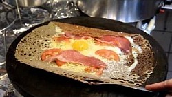 « La Paysanne » (fromage, lard, oeuf et tomate confite) 12€
