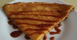 Crêpe caramel au beurre salé et amandes grillées (3€50)